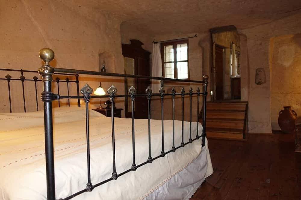 Foto 5 von 14: 3-Bedroom Stone House with a View