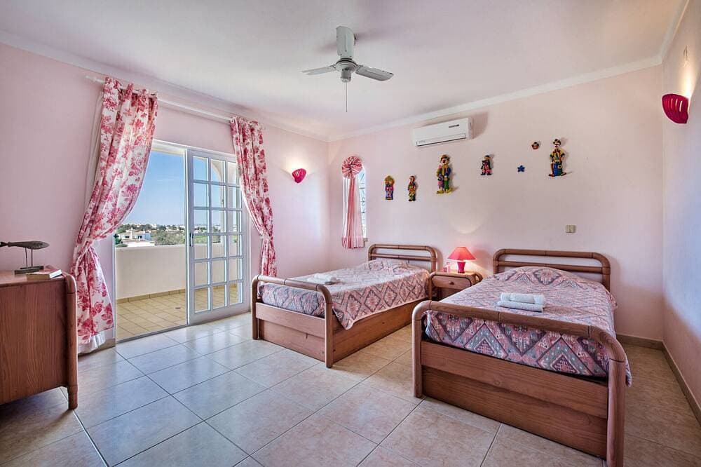 Foto 4 von 20: Marco Real - Villa with beautiful garden and private pool