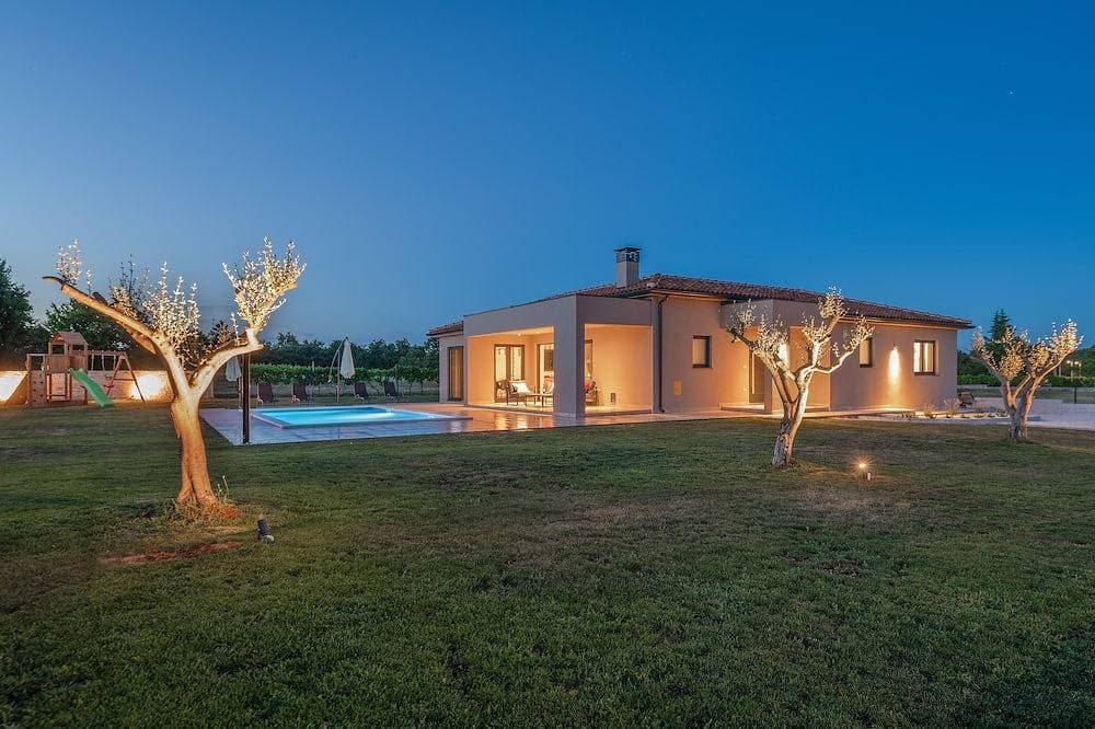Foto 13 von 30: Neubau Villa Vitis Vitae ***** 1. 400m2 Gartenfläche, Zentralistrien