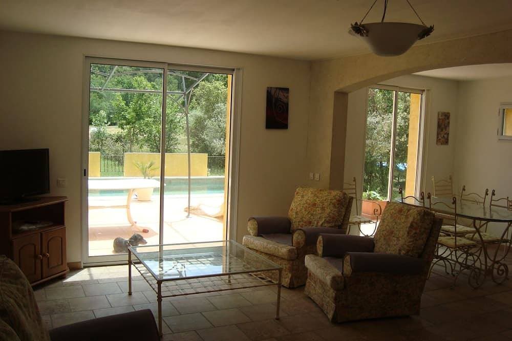 Foto 12 von 30: Ferienvilla Pool im Var