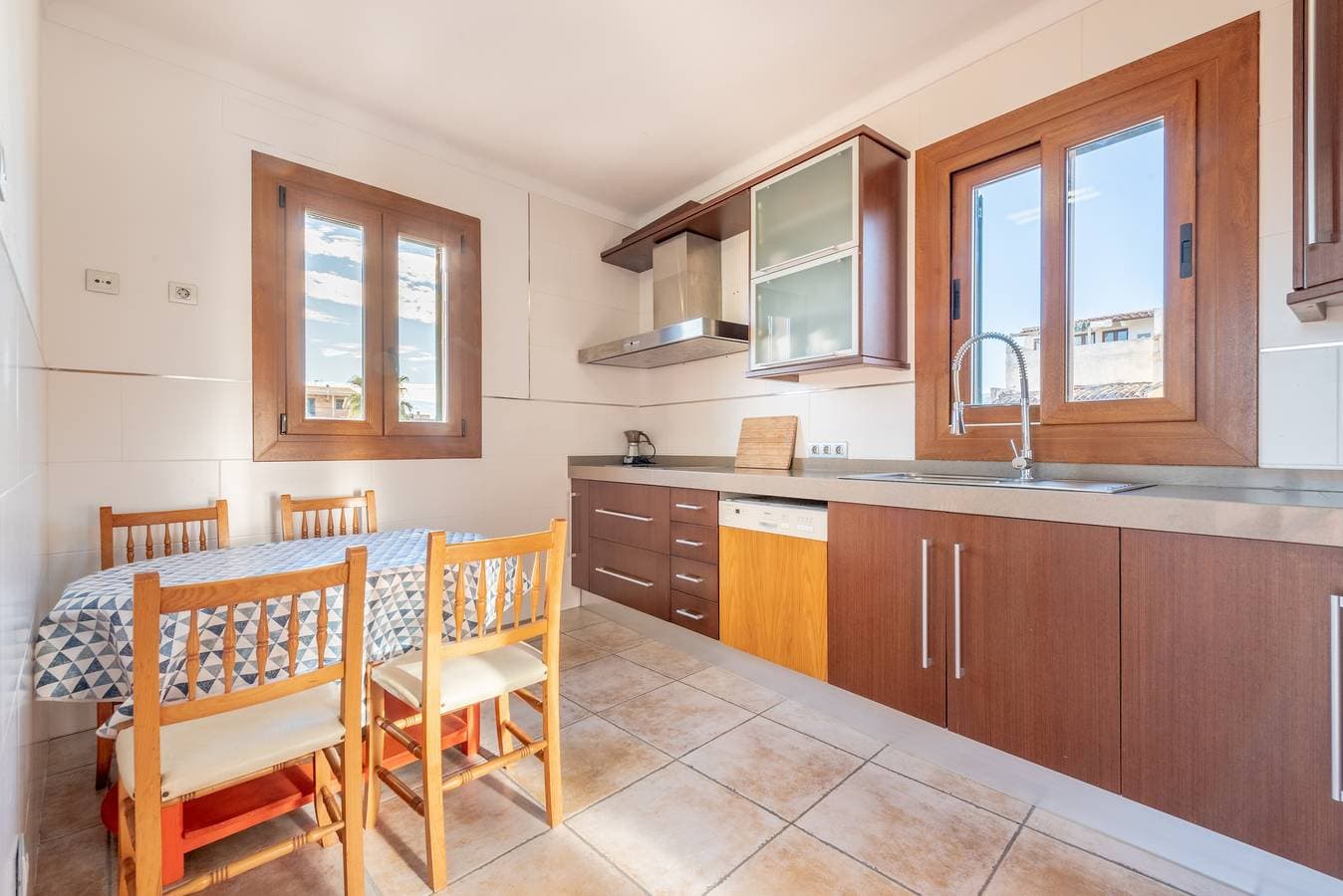 Foto 9 von 25: Gemütliche Ferienwohnung mit WLAN, Klimaanlage und Terrasse