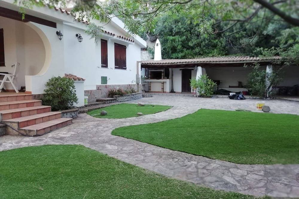 Foto 5 von 30: Unabhängige Villa mit exklusivem Grundstück Garten