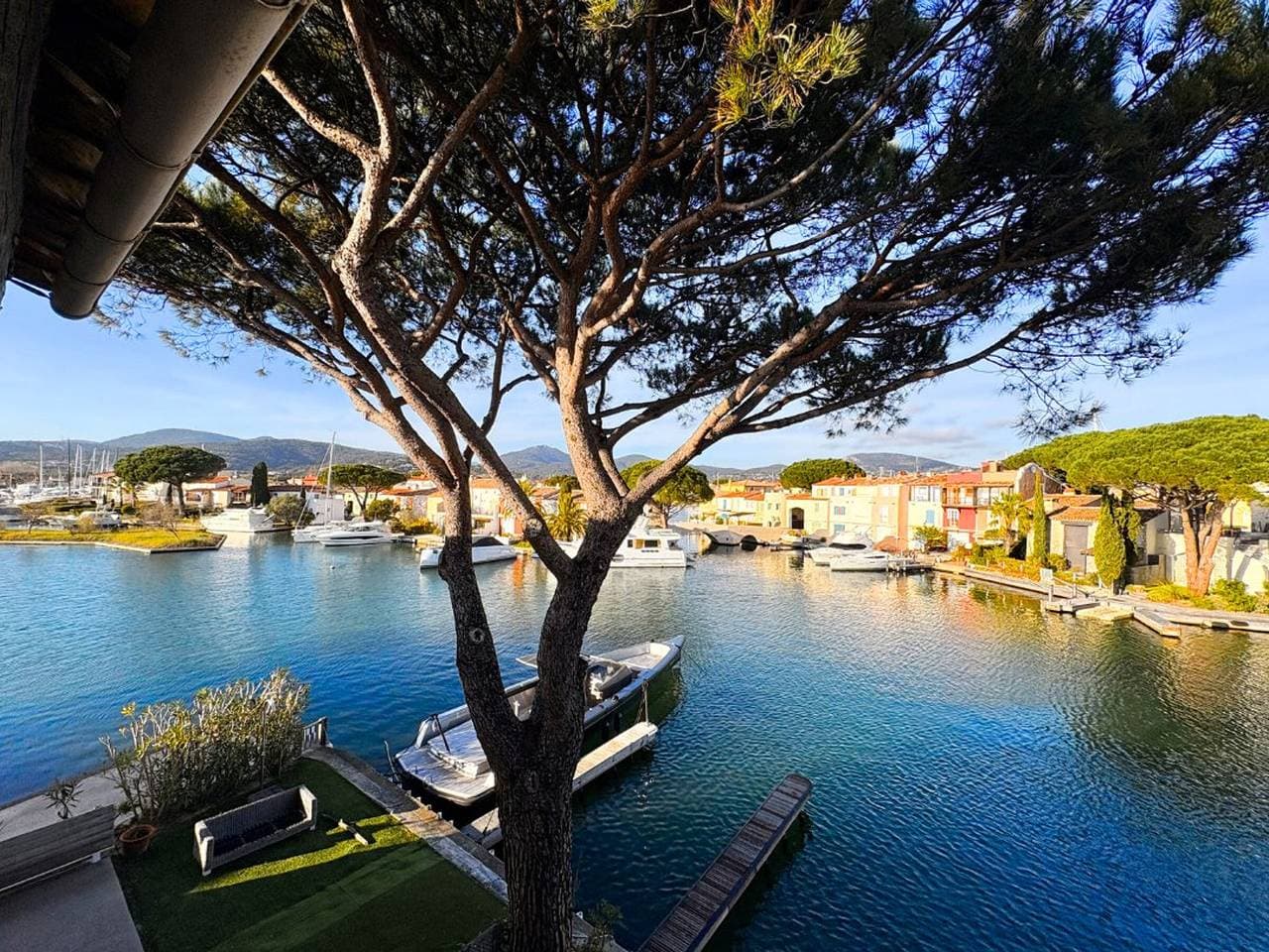 Foto 3 von 20: Renovierte Wohnung mit Internet, 2 Schlafzimmer, Parkplatz in Port Grimaud