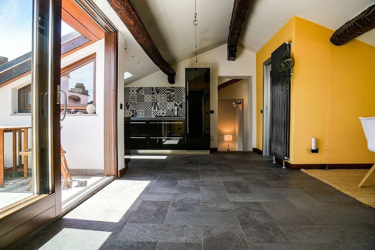 Foto 5 von 30: La Finestra sul lago luxurious apartment furnished