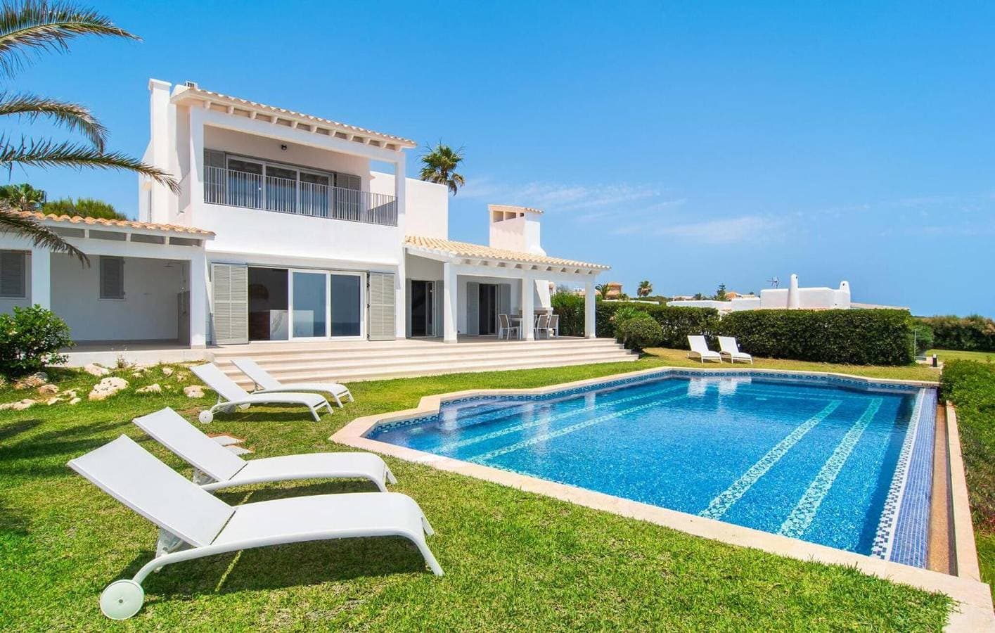 Foto 5 von 29: Exklusive, moderne Villa mit Pool, Strandnähe und Panoramablick aufs Meer auf Mallorca