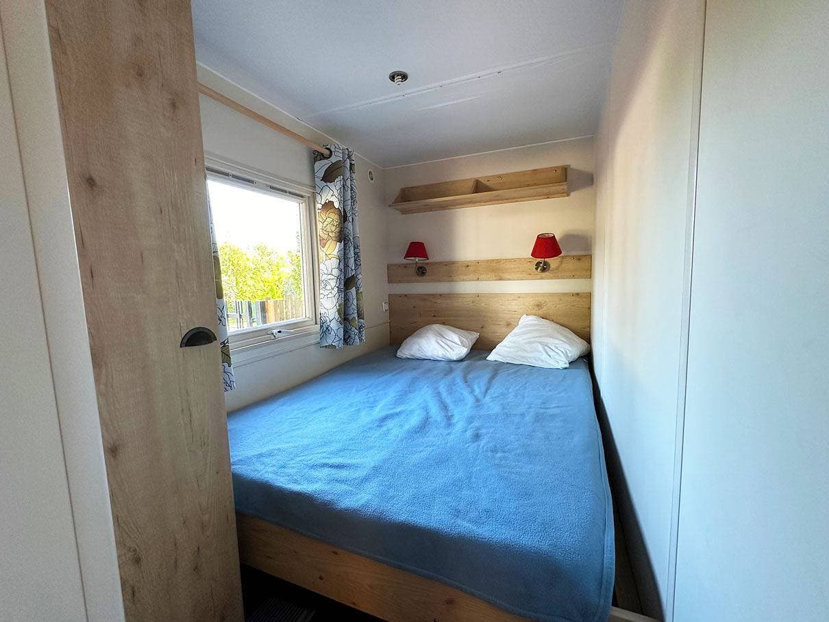 Foto 2 von 25: Wohnwagen für 4 Personen mit Pool