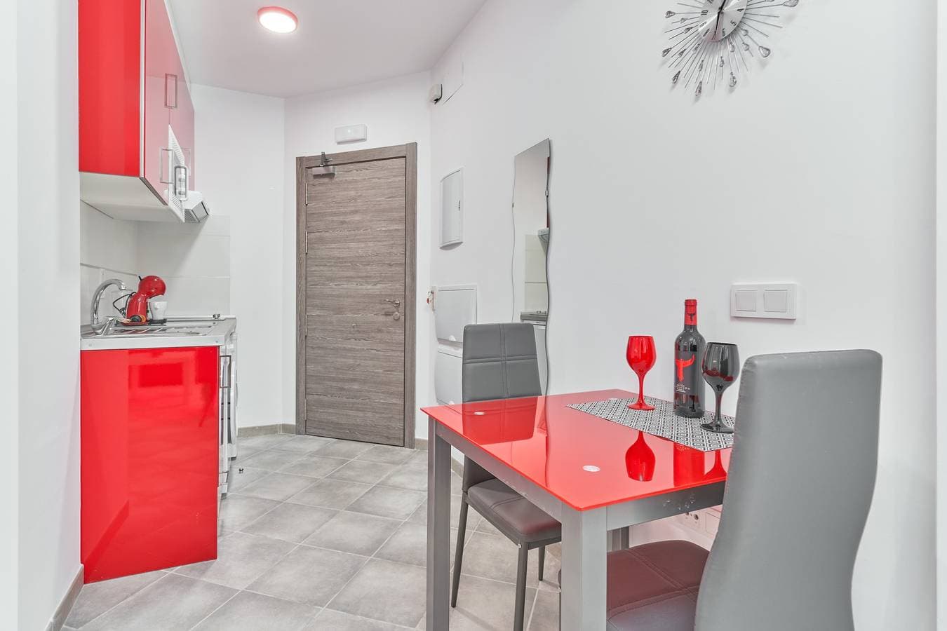 Foto 10 von 27: Einzimmerapartment "Nerja Boutique Sweet Corner B3" mit Gemeinschaftspool und WLAN