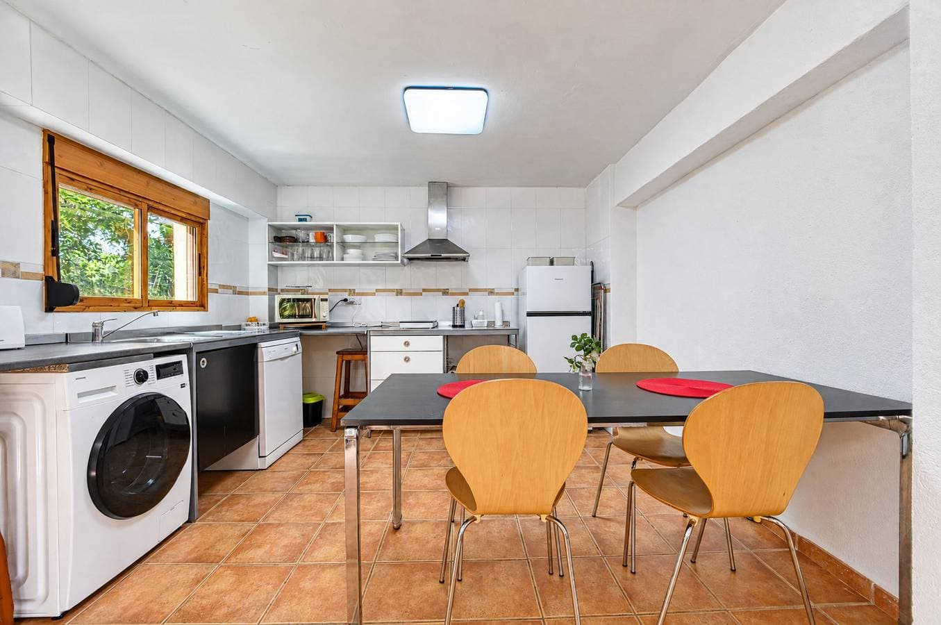 Foto 9 von 30: Ferienhaus 'Cova Negra Nature' mit Bergblick, Gemeinschaftspool & Klimaanlage