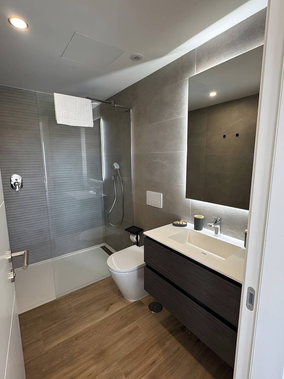 Foto 7 von 41: Apartment 'Luxus und Karibikstrand in Estepona' mit Meerblick, WLAN und Klimaanlage