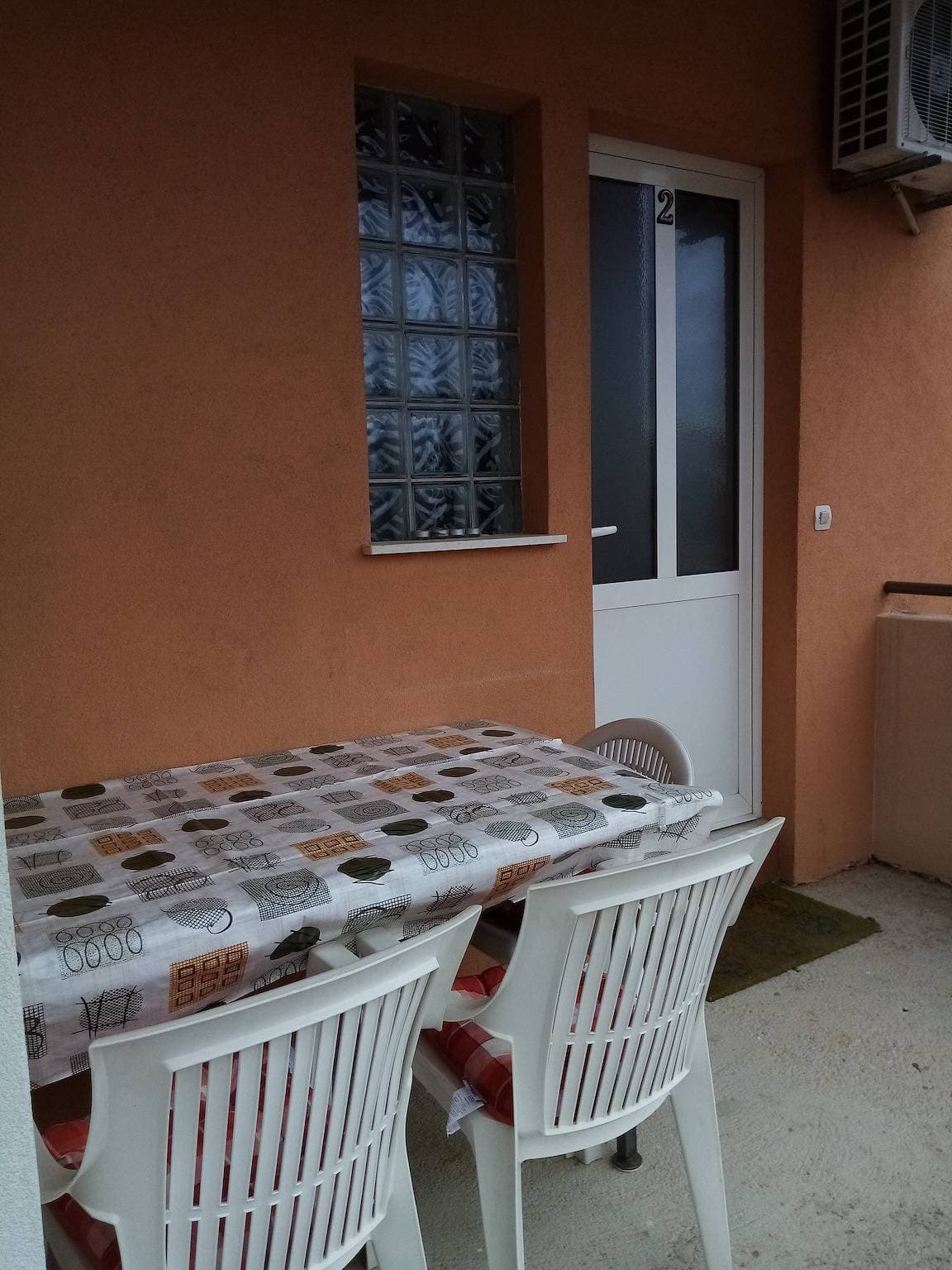 Foto 2 von 23: Ferienwohnung für 4 Personen mit Garten