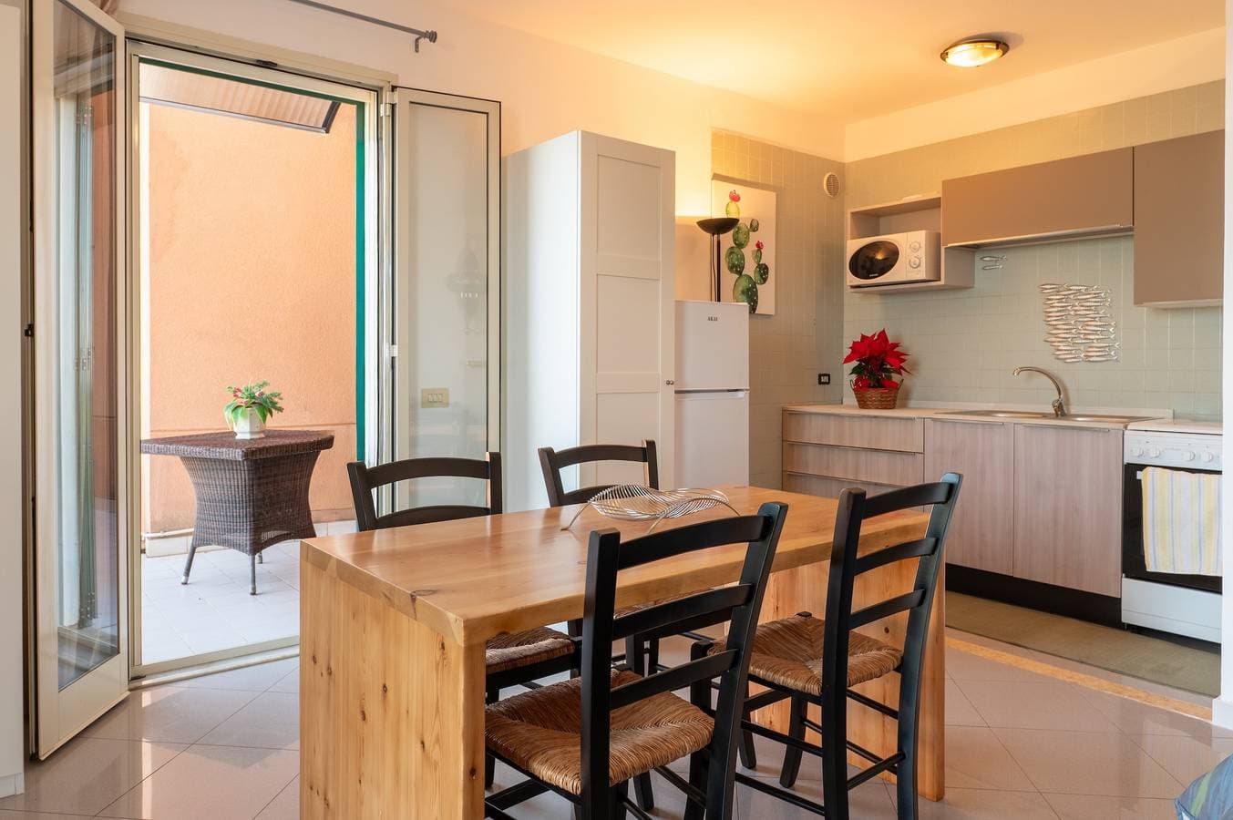 Foto 10 von 27: Apartment 'Terrazzo Eucalipto' mit Meerblick, WLAN und Klimaanlage