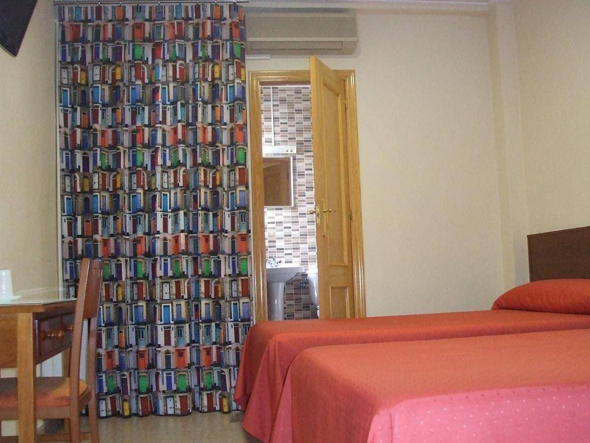 Foto 2 von 12: Double or Twin Room