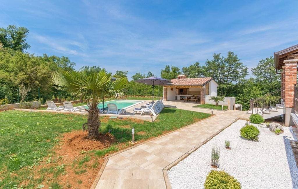 Foto 9 von 36: Villa with Private Pool