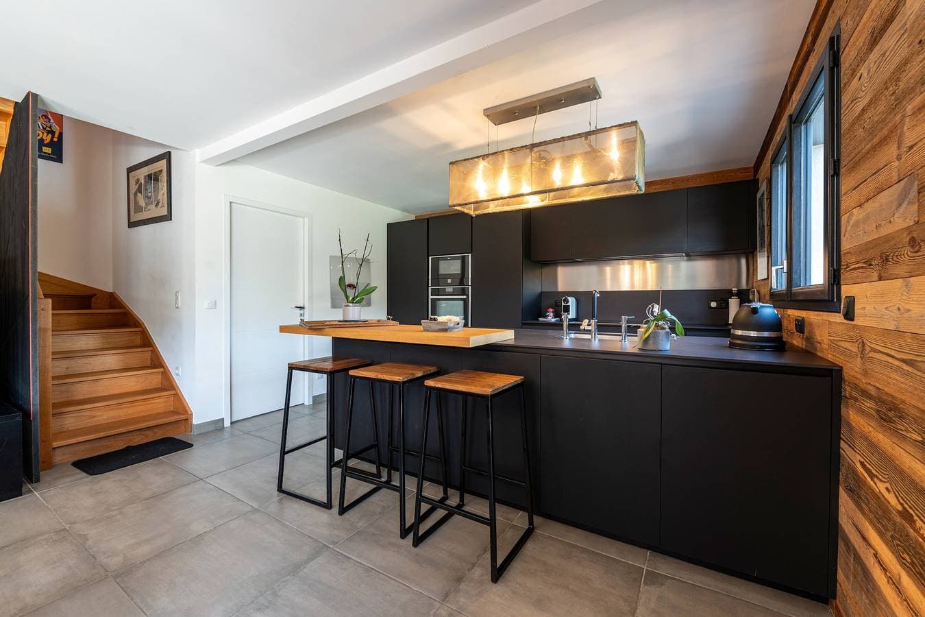 Foto 8 von 33: Villa 'Maison Neuve Proche Lac D'Annecy' mit Bergblick, privater Terrasse und Wi-Fi