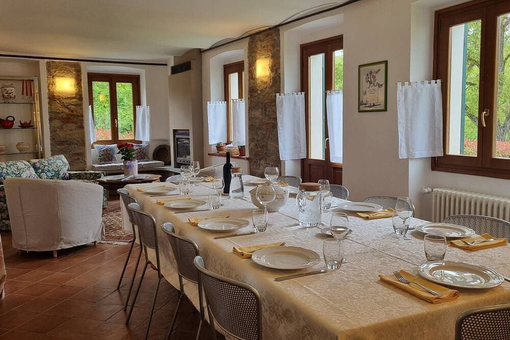 Farmhouse in the heart of the countryside, for groups and families 1