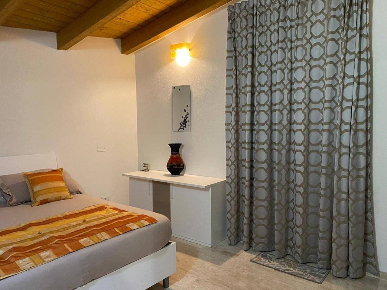 Foto 6 von 19: Family Room with Bathroom