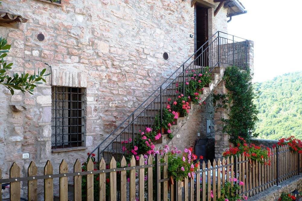 Haus in Macerino in den grünen umbrischen Hügeln 1