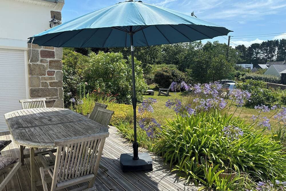 House with sea view, access to beaches and 1