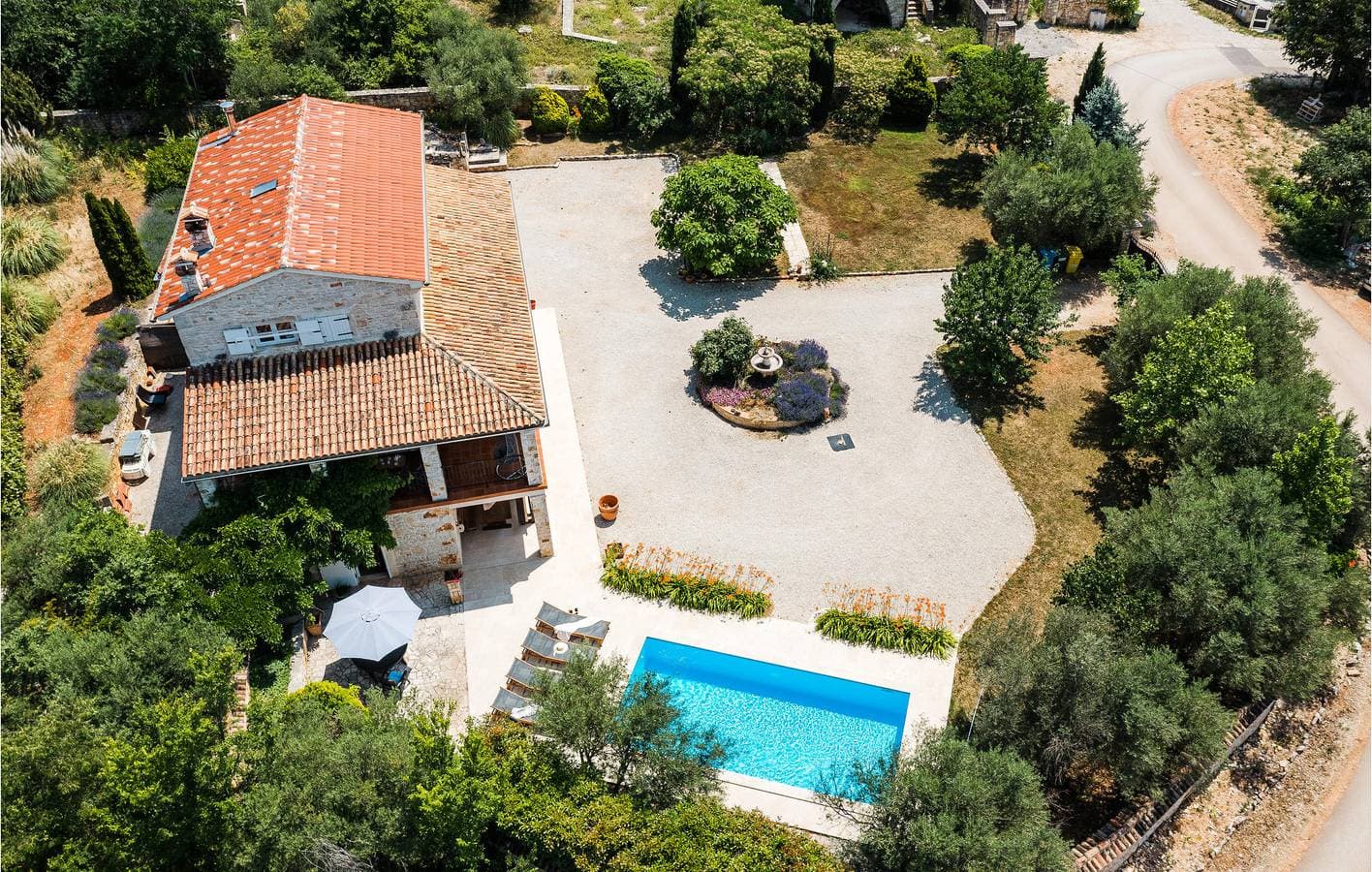 Foto 6 von 50: Geräumige Wohnung mit Pool und Terrasse in der Nähe des Stadtzentrums von Heraki
