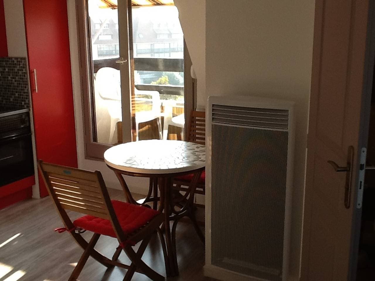 Romantisches Studio mit Balkon und Parkplatz 50 m vom Strand entfernt 1