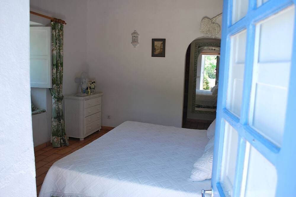 Foto 5 von 26: Portugiesisches Bauernhaus mit ummauerten Garten und eigenem Pool