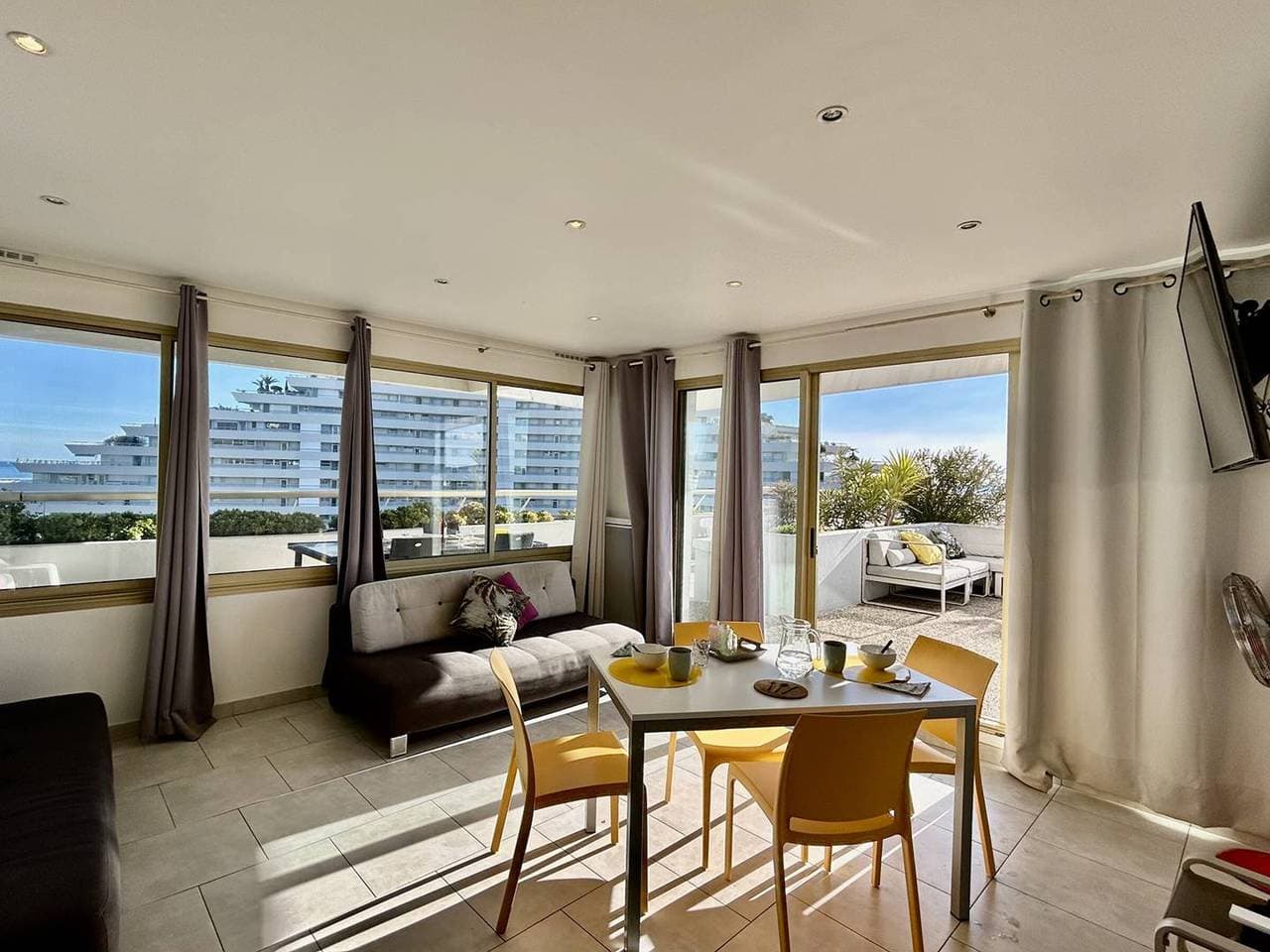 Foto 7 von 19: Wunderschöne 3-Zi.-Wohnung mit Terrasse und Parkplatz, 4 Schlafplätze, Villeneuve-Loubet Strand