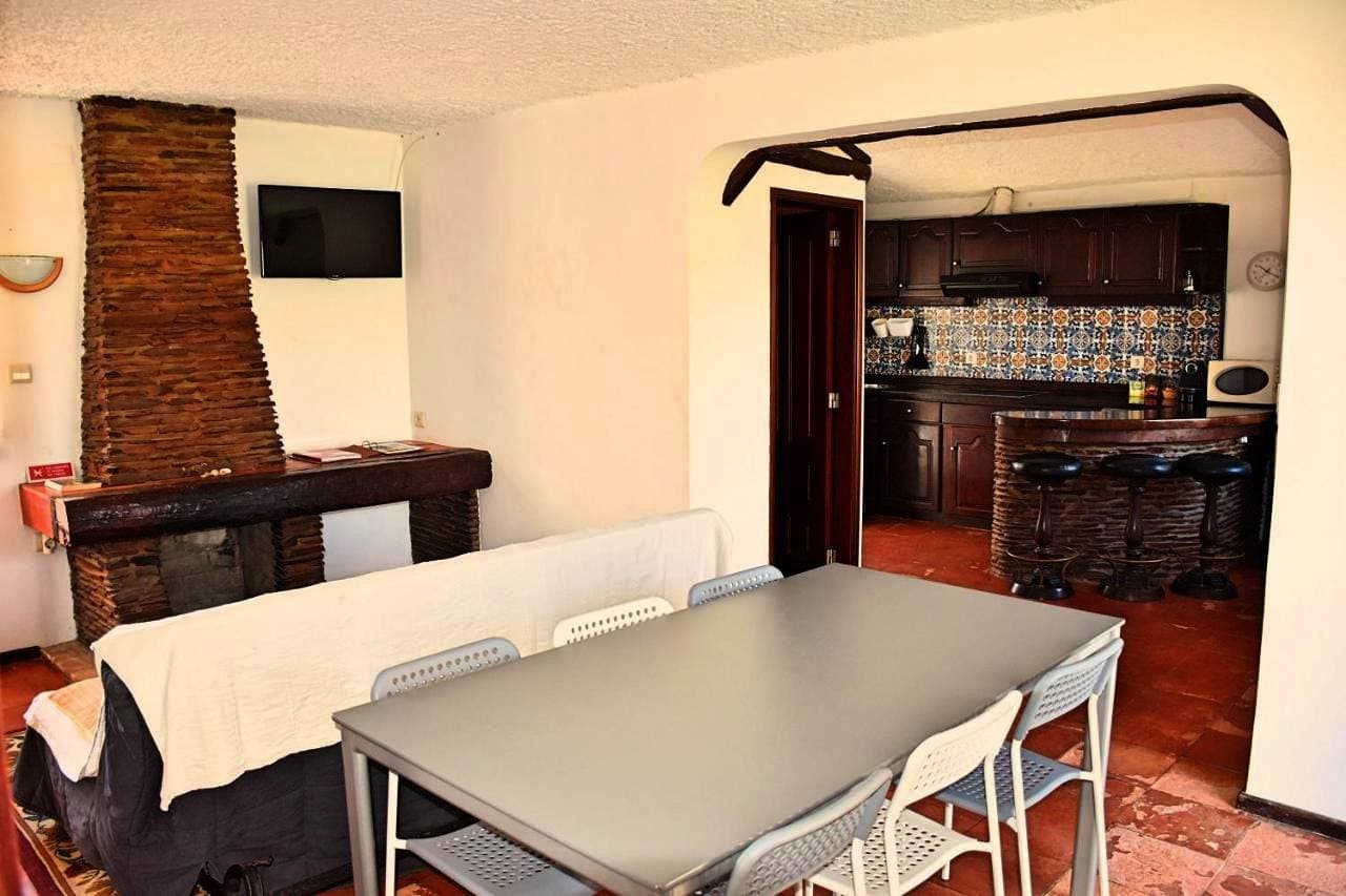 Foto 5 von 5: Three-Bedroom House