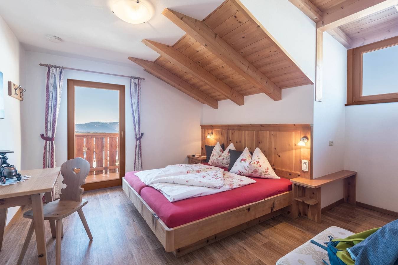 Foto 13 von 43: Ferienwohnung 'Schildberghof Panorama' mit Bergblick, Balkon und WLAN
