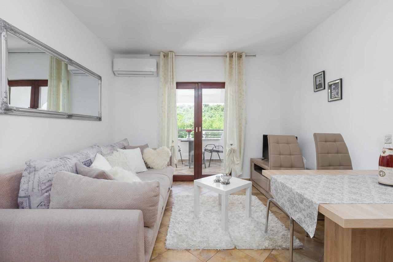 Foto 4 von 26: Ferienwohnung mit Klimaanlage und Terrasse