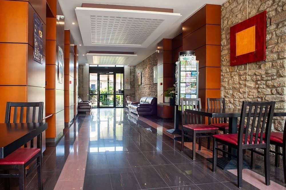 Foto 7 von 30: Studio Douillet Proche du Centre Ville | Piscine Extérieure Chauffée