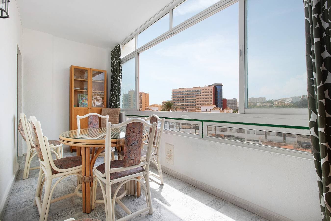 Foto 10 von 26: Ferienwohnung 'Prealsa Benalmádena' mit Meerblick, Gemeinschaftspool und privater Terrasse