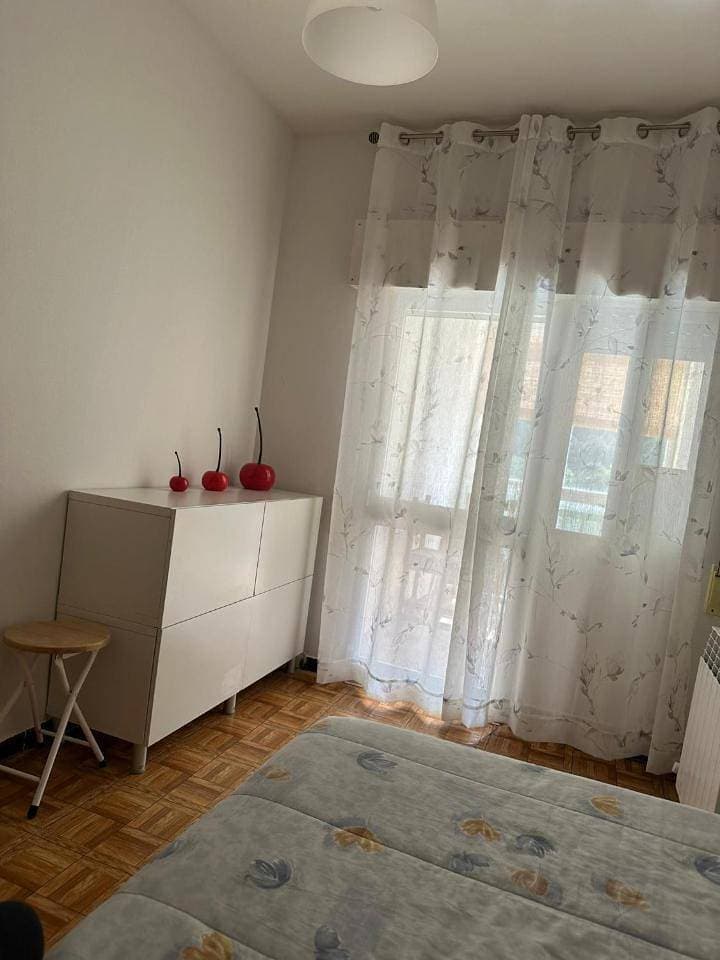 Foto 12 von 42: Three-Bedroom Apartment