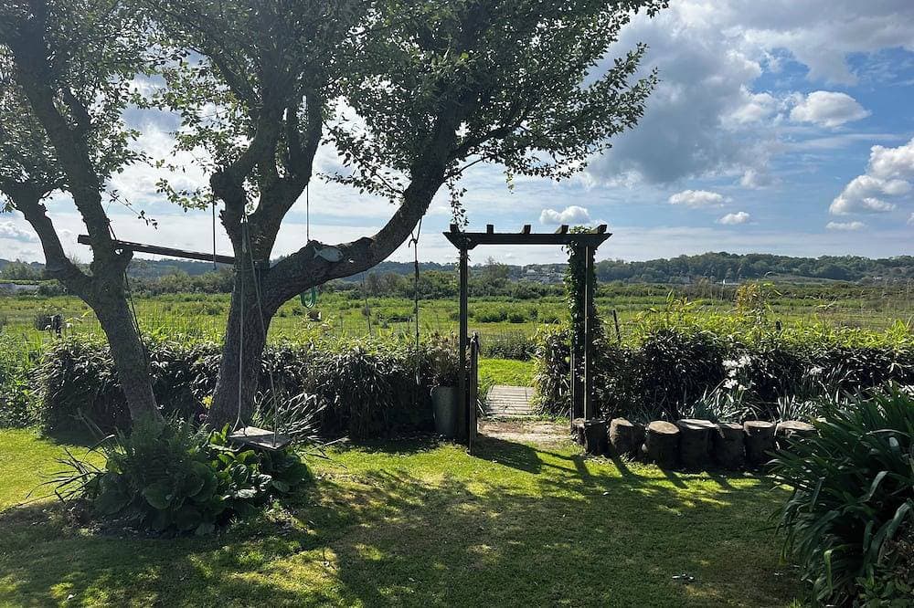 Foto 5 von 19: Villa with access to lapin plage, view of the marsh, not overlooked. Restful.