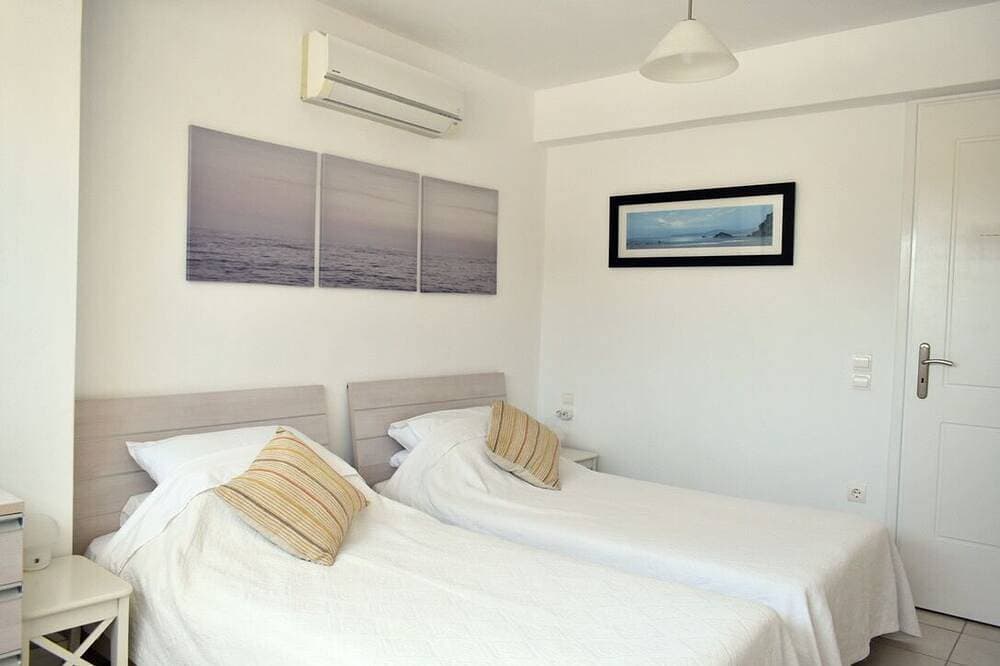 Foto 4 von 30: Abgeschiedene Villa für 6 Personen, privater Pool und Garten, vollklimatisiert, in der Nähe des Dorfes