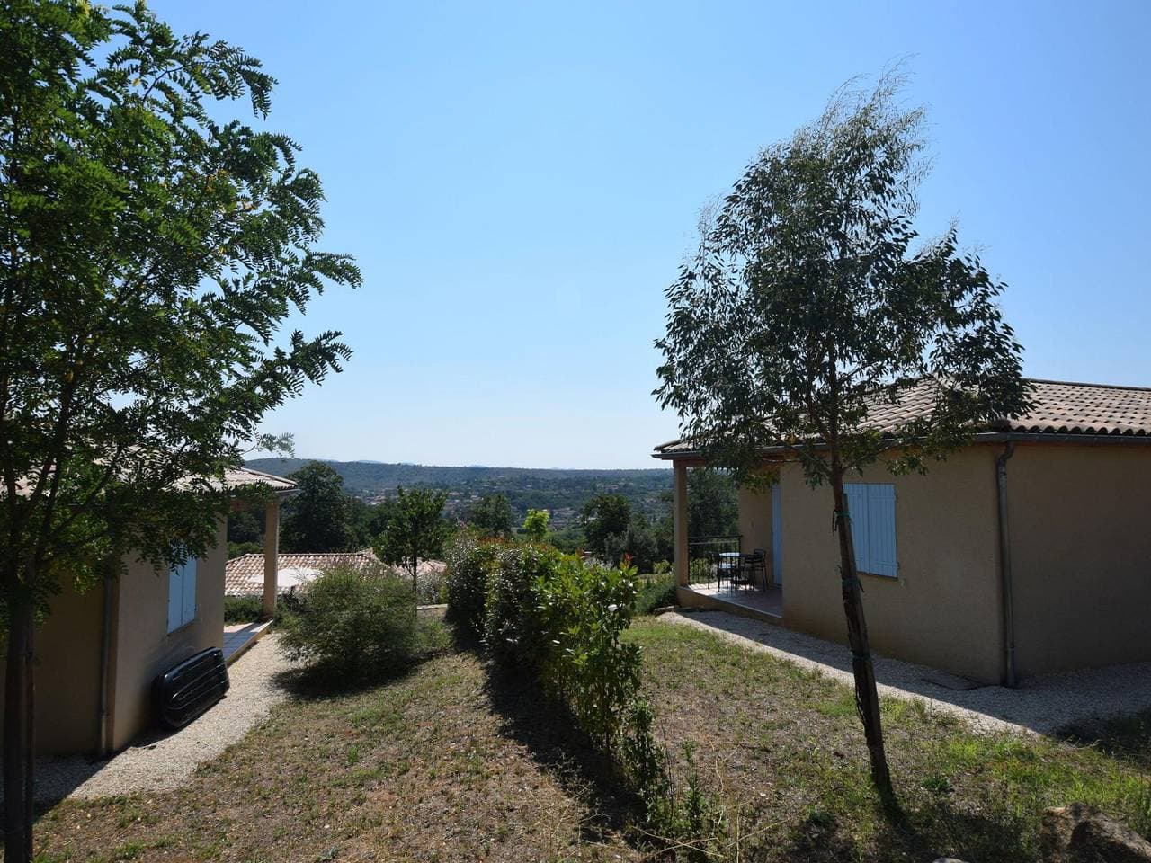Foto 13 von 38: Impressive Villa with Hill View in Joyeuse