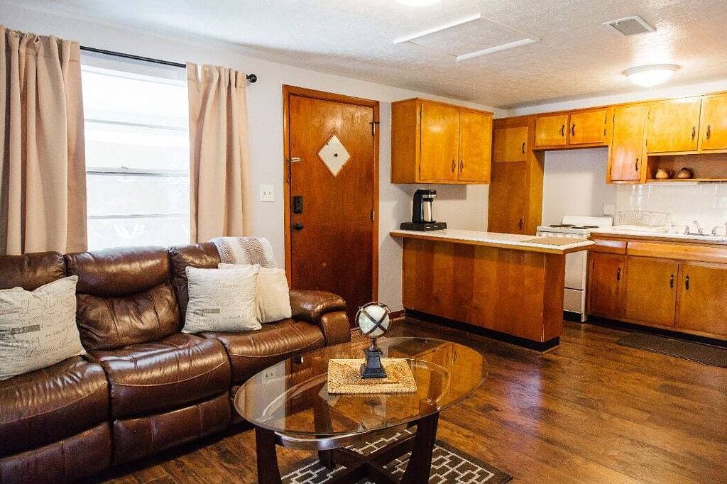 4 Blocks from Jax Beach Pier! 1