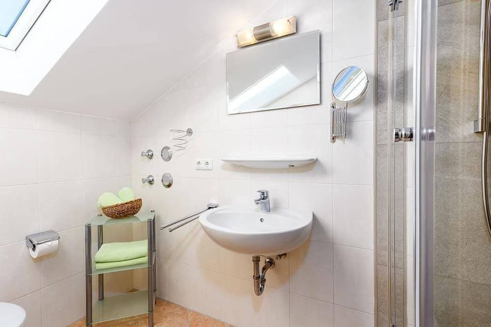 Foto 4 von 19: \"Karwendel\" - Fewo/Wohn-Schlafraum/Dusche, Wc - Alpensonne, Ferienhaus