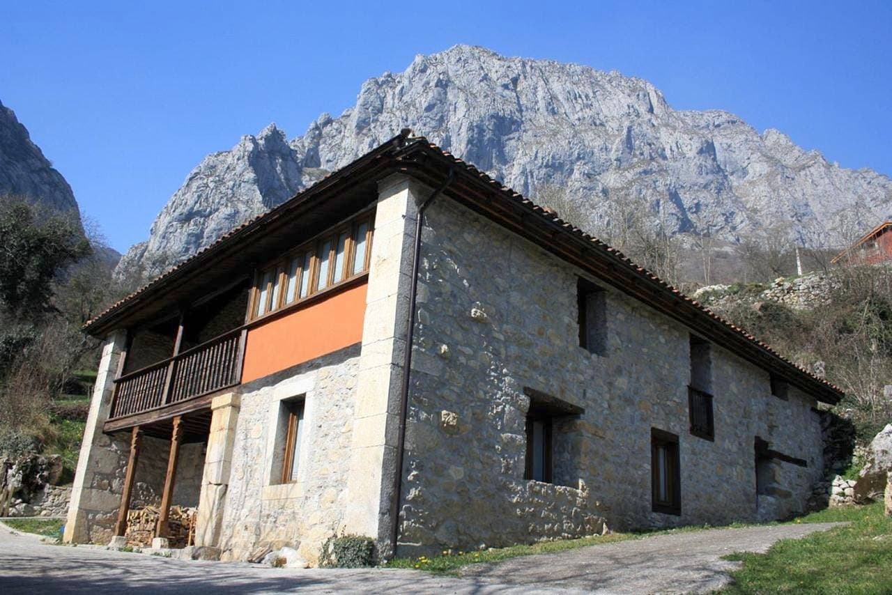 Hotel Rural Llerau 1