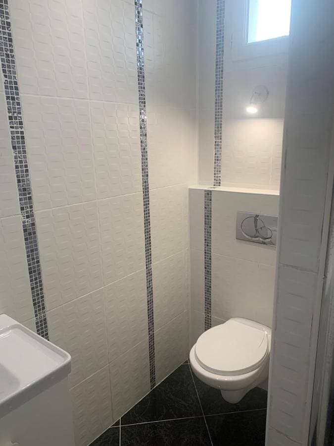 Foto 4 von 8: Double Room with Shared Bathroom