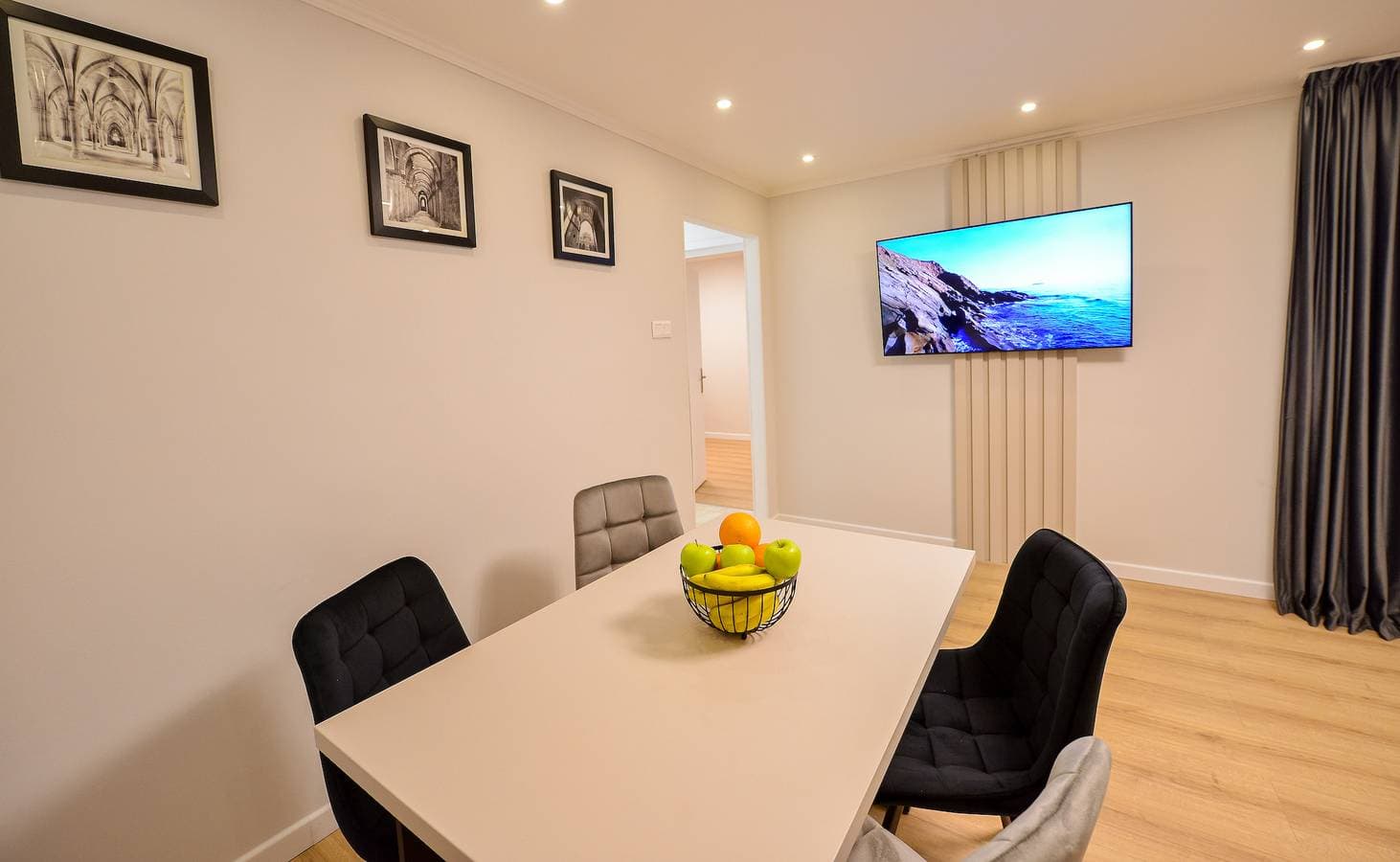 Foto 4 von 23: Libra Apartment - Zwei Schlafzimmer - 5 Gäste - Neben den Cismigiu-Gärten