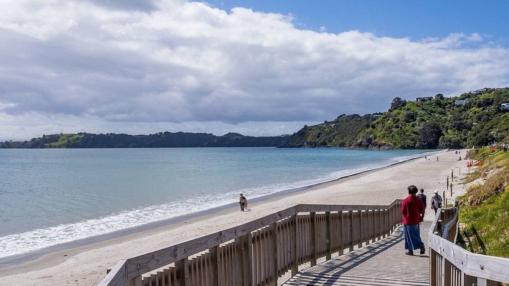 Foto 12 von 30: Erstklassige Strandlage auf Waiheke Island.