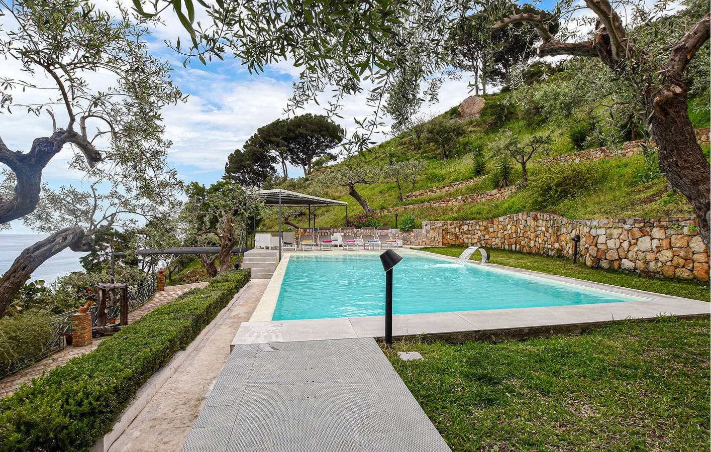 Foto 9 von 35: Apartment mit Meerblick, Pool, WLAN und Terrasse – nur wenige Schritte vom Strand entfernt