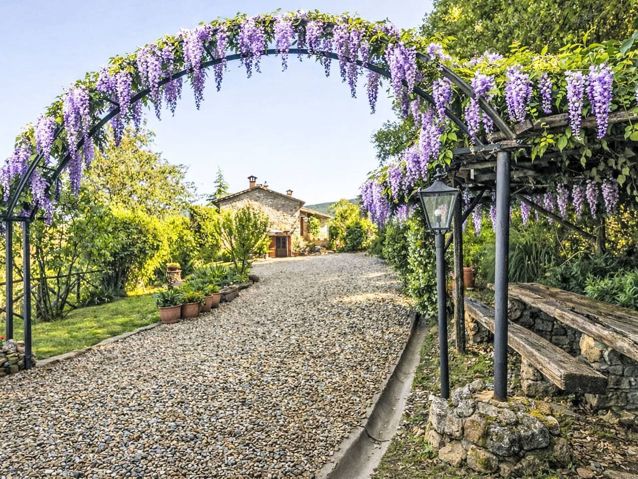 Dieses restaurierte, typische Steinhaus gehört zu einem kleinen Weiler inmitten der unberührten Natur des Naturschutzgebiets der Alta Maremma 1