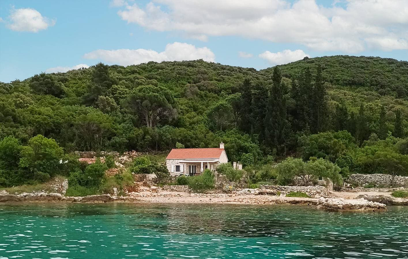 Charmantes Apartment mit Terrasse, WLAN und nur 600 m vom Strand Tri žala entfernt 1