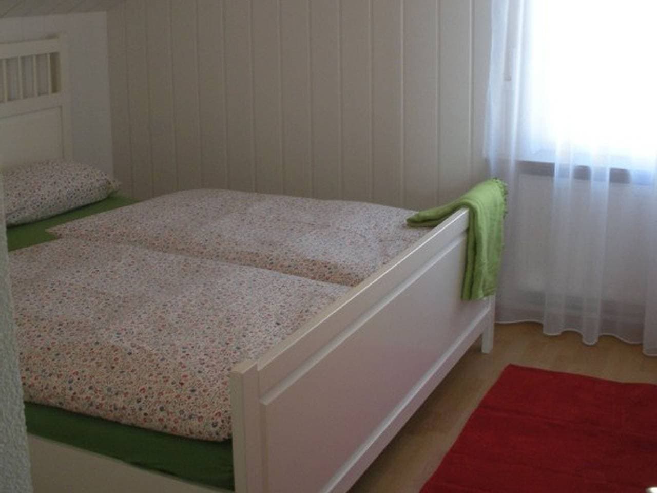 Foto 11 von 14: Haus Am Apfelweg - 'Ferienwohnung Topaz' mit Seeblick, Balkon und WLAN