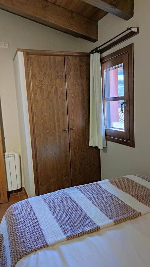 Foto 2 von 40: Two-Bedroom Apartment