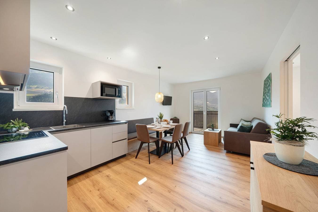 Foto 8 von 21: Apartment 'Sankt Corbinian 1' mit Bergblick, Gemeinschaftsgarten und WLAN