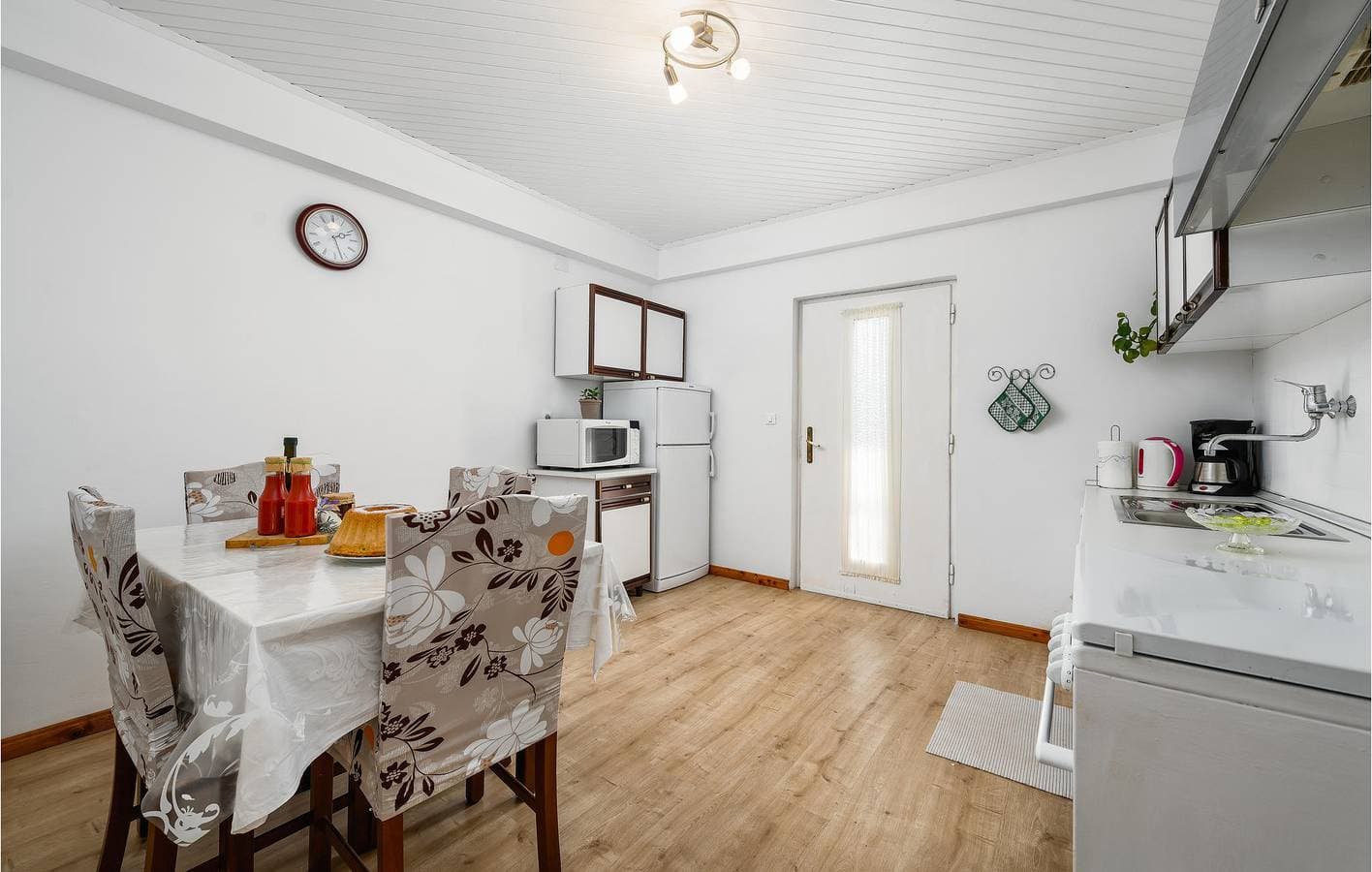 Foto 3 von 25: Gemütliche 2-Zimmer-Wohnung mit Terrasse, WLAN und Parkplatz