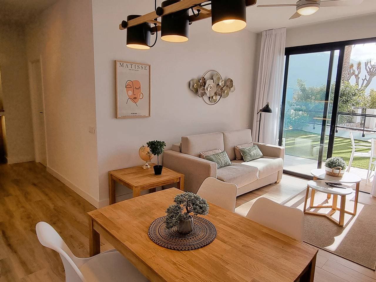 Foto 9 von 31: Haus mit privater Terrasse und beheiztem Pool