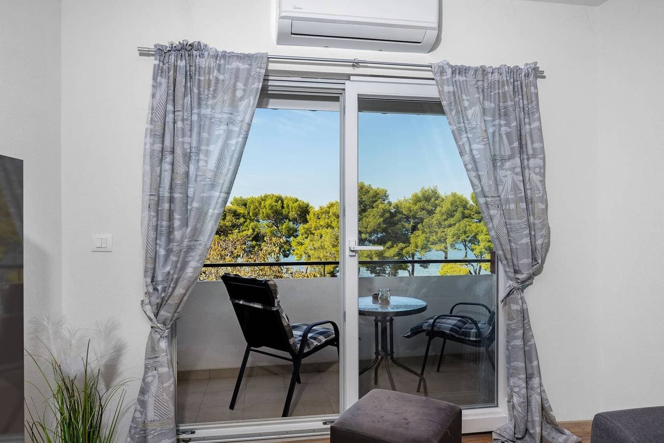 Foto 4 von 25: Apartment Ivana with Sea View - Pet Friendly